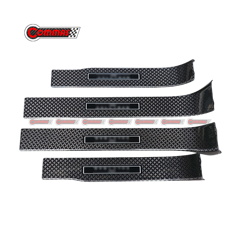Rolls-Royce Cullinan Black Badge dry carbon fiber pedal
