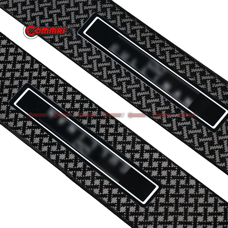 Rolls-Royce Cullinan Black Badge dry carbon fiber pedal