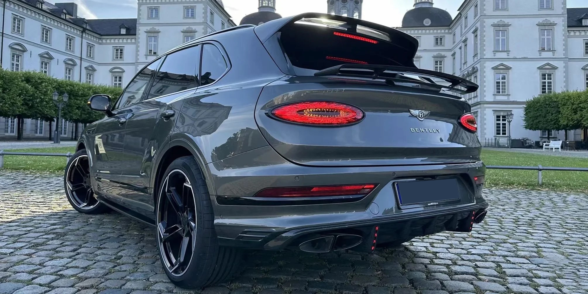 Bentley Bentayga Carbon Fiber Body Kit