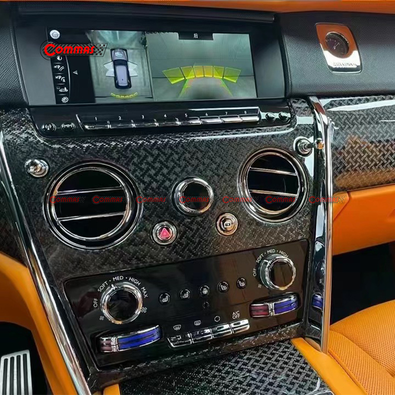 Rolls-Royce Cullinan Black Badge dry carbon fiber interior