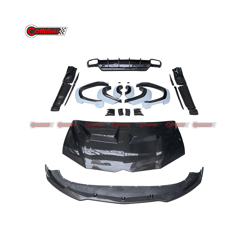 Lamborghini URUS upgraded to 1016 dry carbon fiber wide bodykit